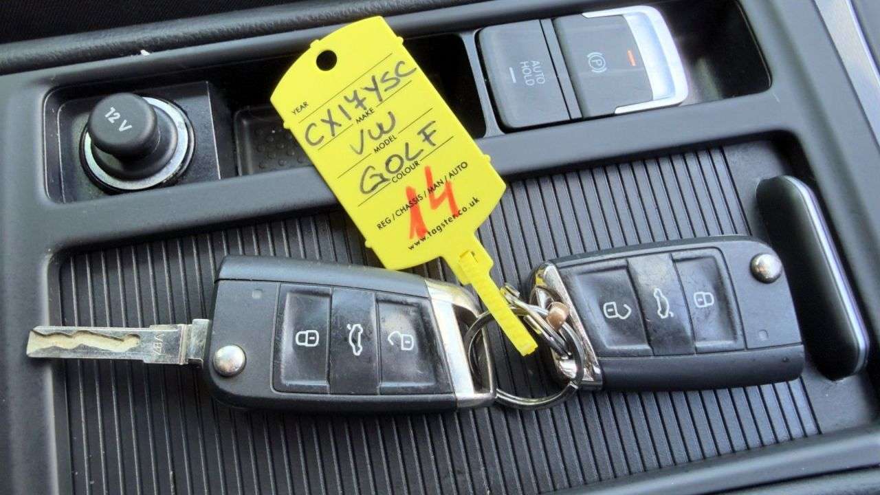 2017 VOLKSWAGEN GOLF 2017 VOLKSWAGEN GOLF