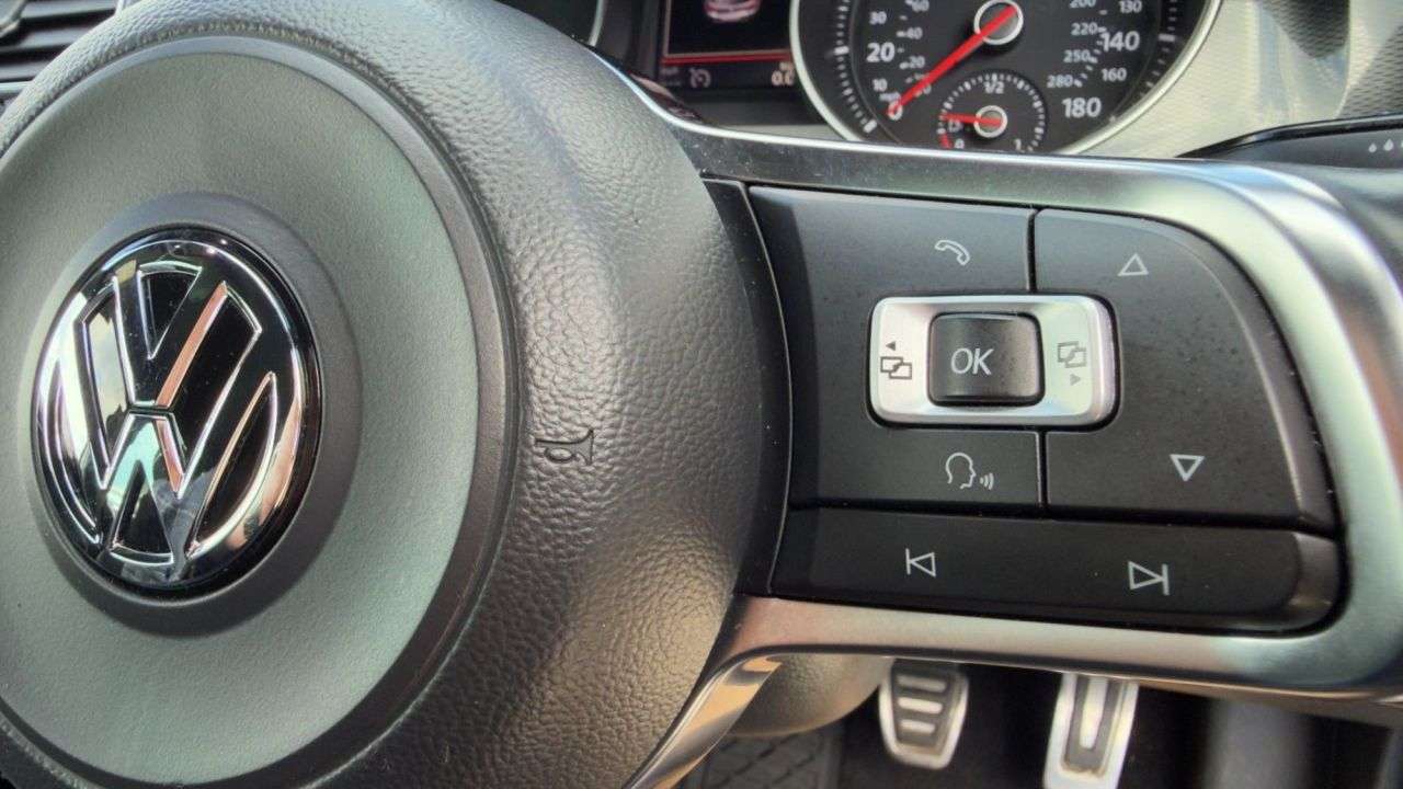 2017 VOLKSWAGEN GOLF 2017 VOLKSWAGEN GOLF