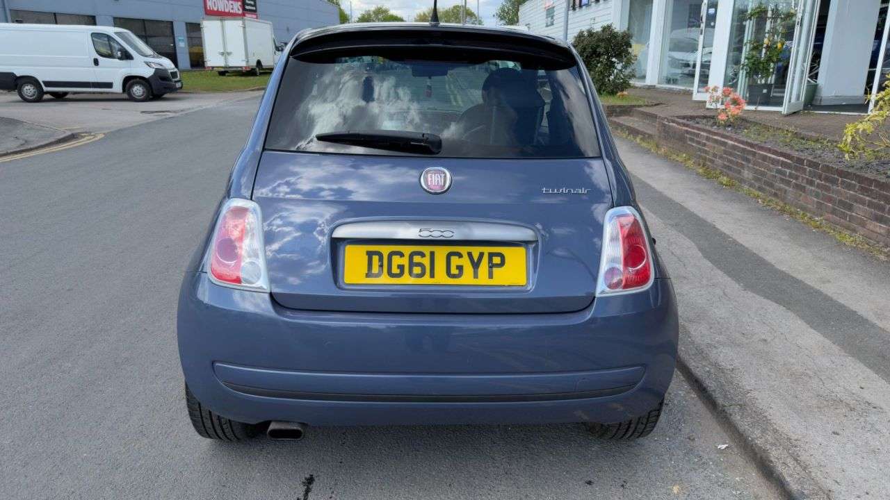 2011 FIAT 500 2011 FIAT 500