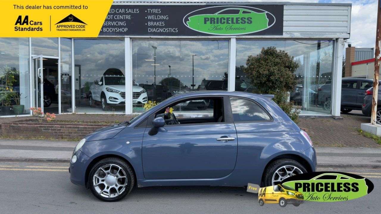 A 2011 FIAT 500 0.9 TwinAir Plus Hatchback 3dr Petrol Manual Euro 5 (s/s) (85 bhp) A 2011 FIAT 500 0.9 TwinAir Plus Hatchback 3dr Petrol Manual Euro 5 (s/s) (85 bhp)