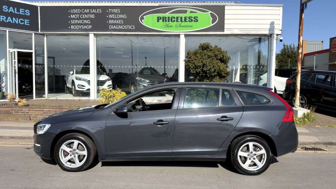 2017 VOLVO V60 2017 VOLVO V60