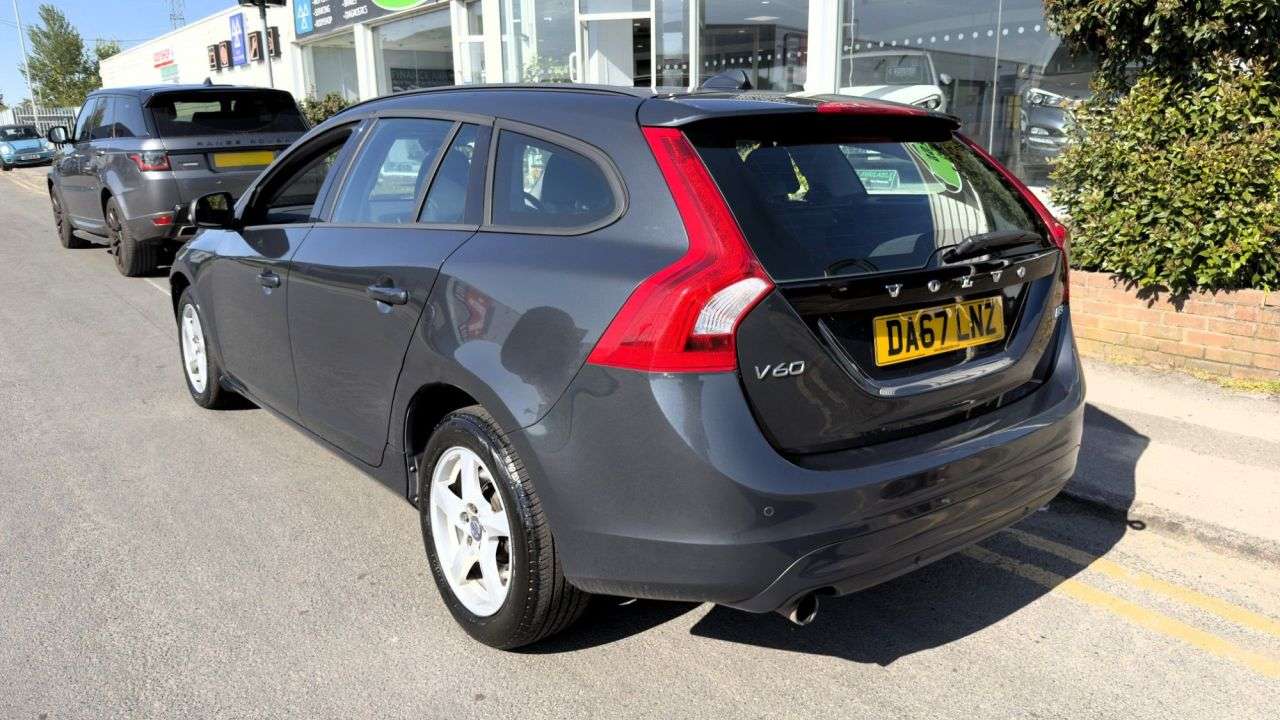 2017 VOLVO V60 2017 VOLVO V60