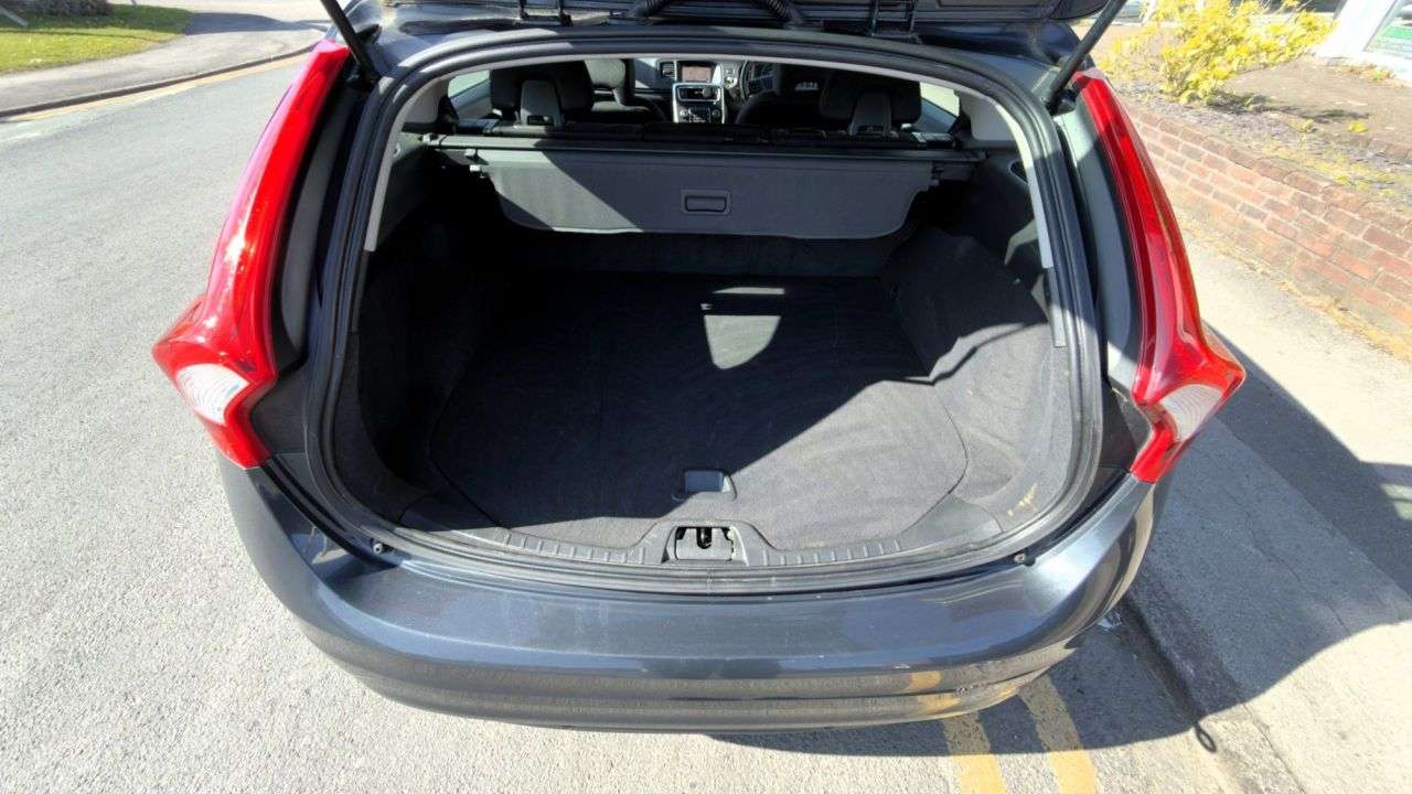 2017 VOLVO V60 2017 VOLVO V60