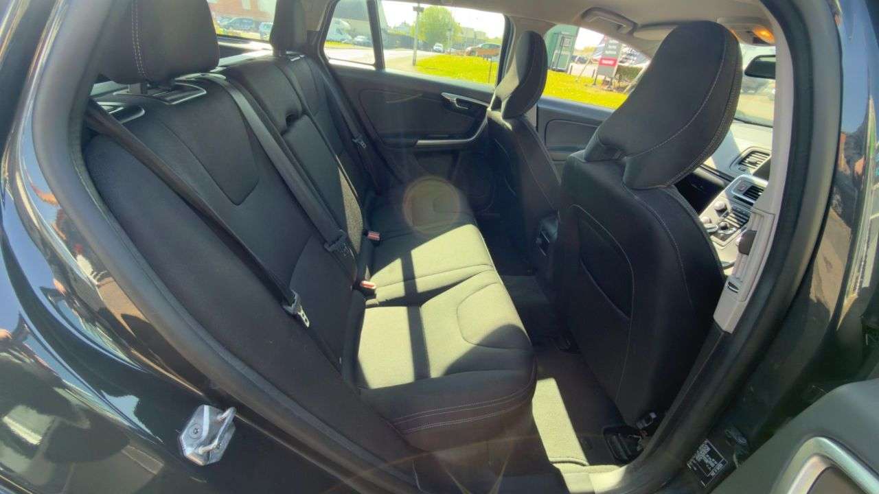 2017 VOLVO V60 2017 VOLVO V60