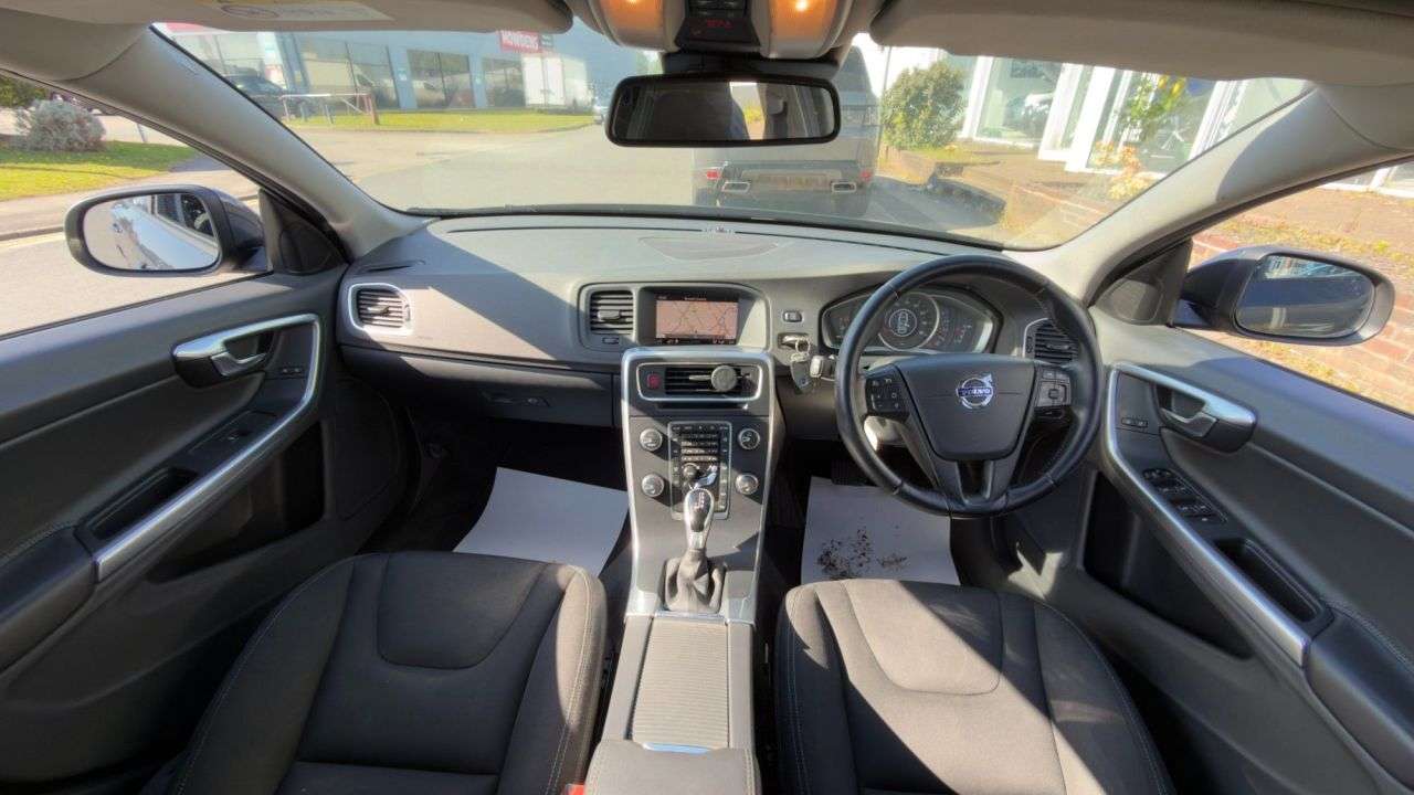 A 2017 VOLVO V60 AUTOMATIC 2.0 D3 Business Edition Estate 5dr Diesel Auto Euro 6 (s/s) (150 A 2017 VOLVO V60 AUTOMATIC 2.0 D3 Business Edition Estate 5dr Diesel Auto Euro 6 (s/s) (150