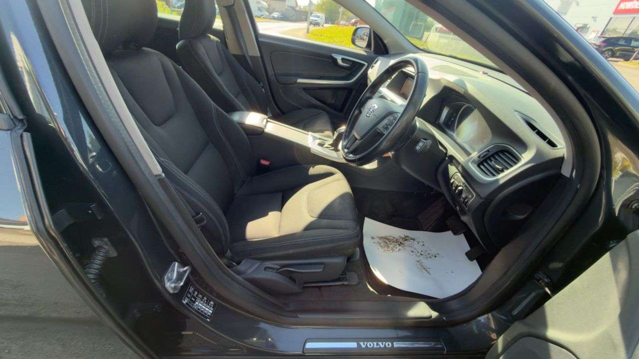 2017 VOLVO V60 2017 VOLVO V60