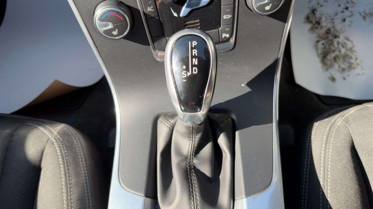 2017 VOLVO V60 2017 VOLVO V60