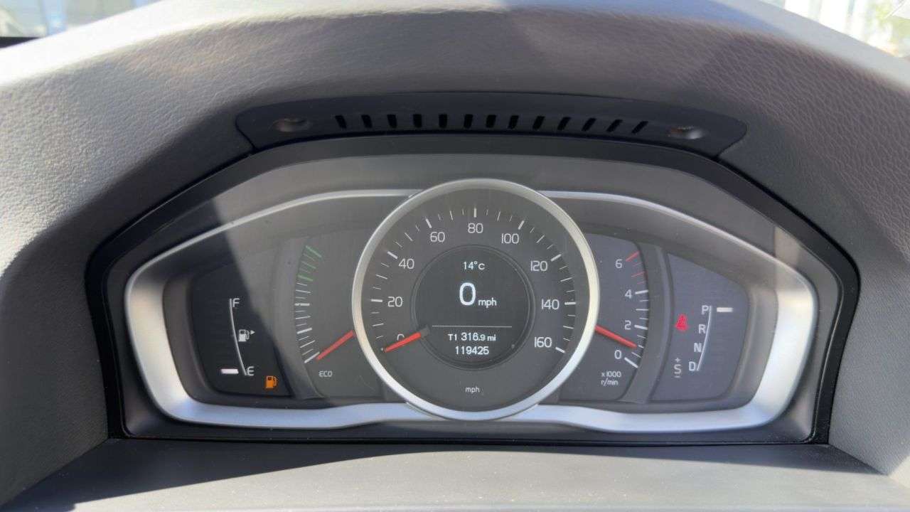 2017 VOLVO V60 2017 VOLVO V60