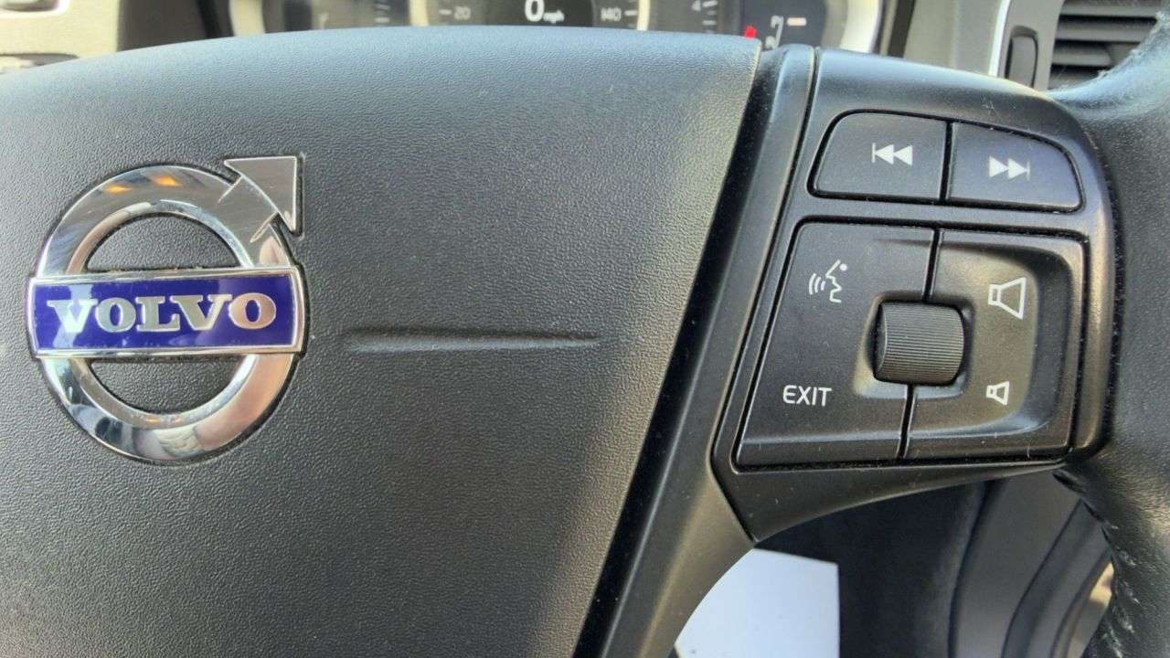 2017 VOLVO V60 2017 VOLVO V60