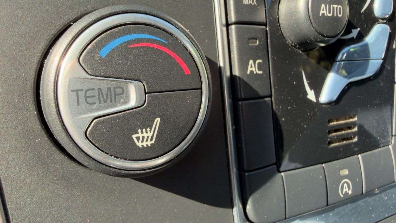 2017 VOLVO V60 2017 VOLVO V60
