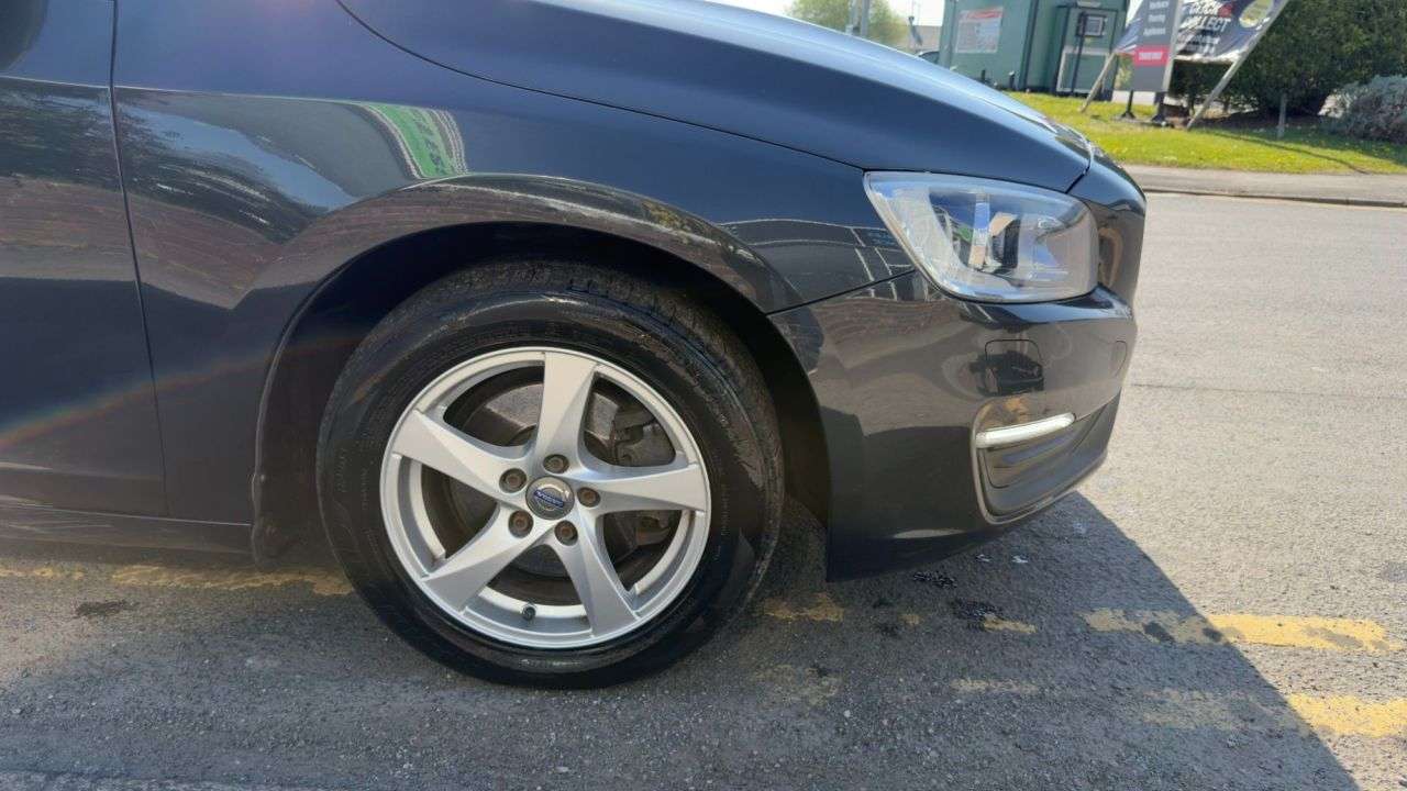 2017 VOLVO V60 2017 VOLVO V60