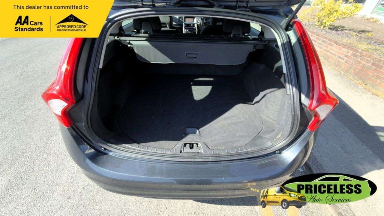 2017 VOLVO V60 2017 VOLVO V60