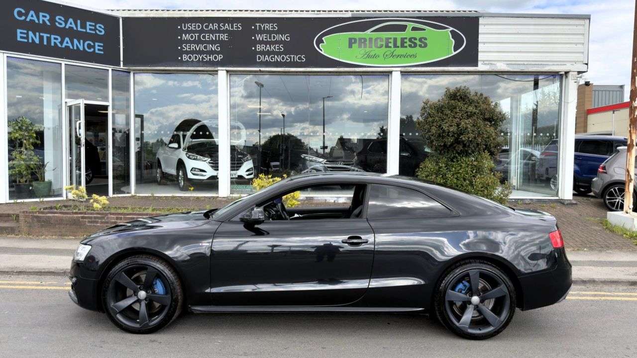 A 2013 AUDI A5 AUTOMATIC 2.0 TFSI Black Edition Coupe 2dr Petrol S Tronic quattro Euro 6 ( A 2013 AUDI A5 AUTOMATIC 2.0 TFSI Black Edition Coupe 2dr Petrol S Tronic quattro Euro 6 (