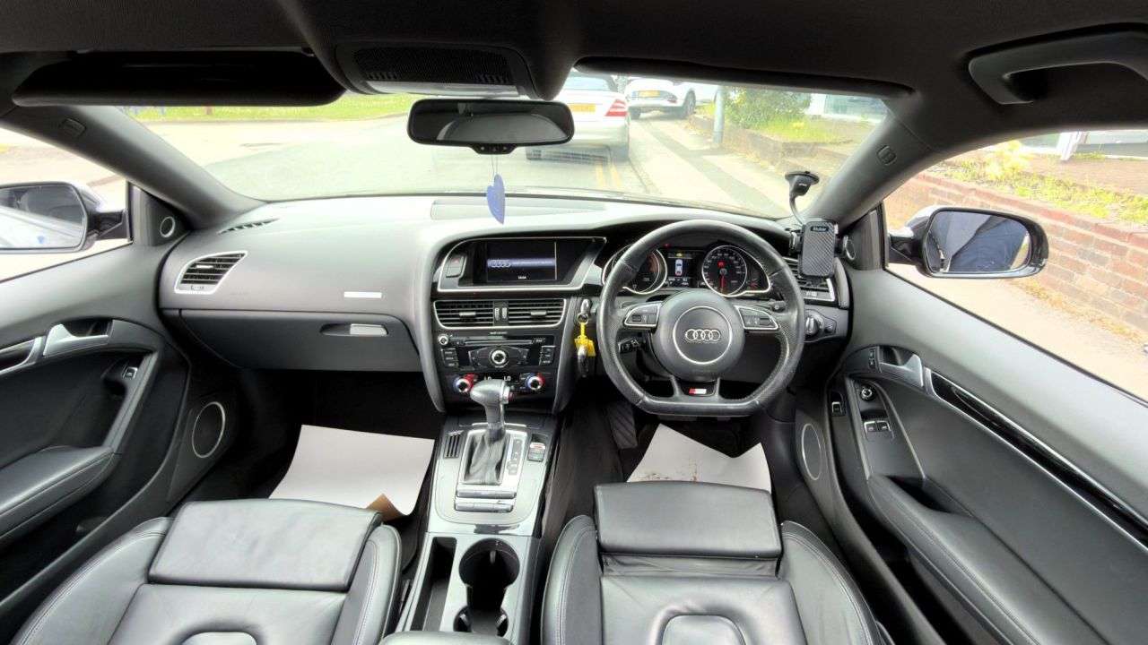 A 2013 AUDI A5 AUTOMATIC 2.0 TFSI Black Edition Coupe 2dr Petrol S Tronic quattro Euro 6 ( A 2013 AUDI A5 AUTOMATIC 2.0 TFSI Black Edition Coupe 2dr Petrol S Tronic quattro Euro 6 (