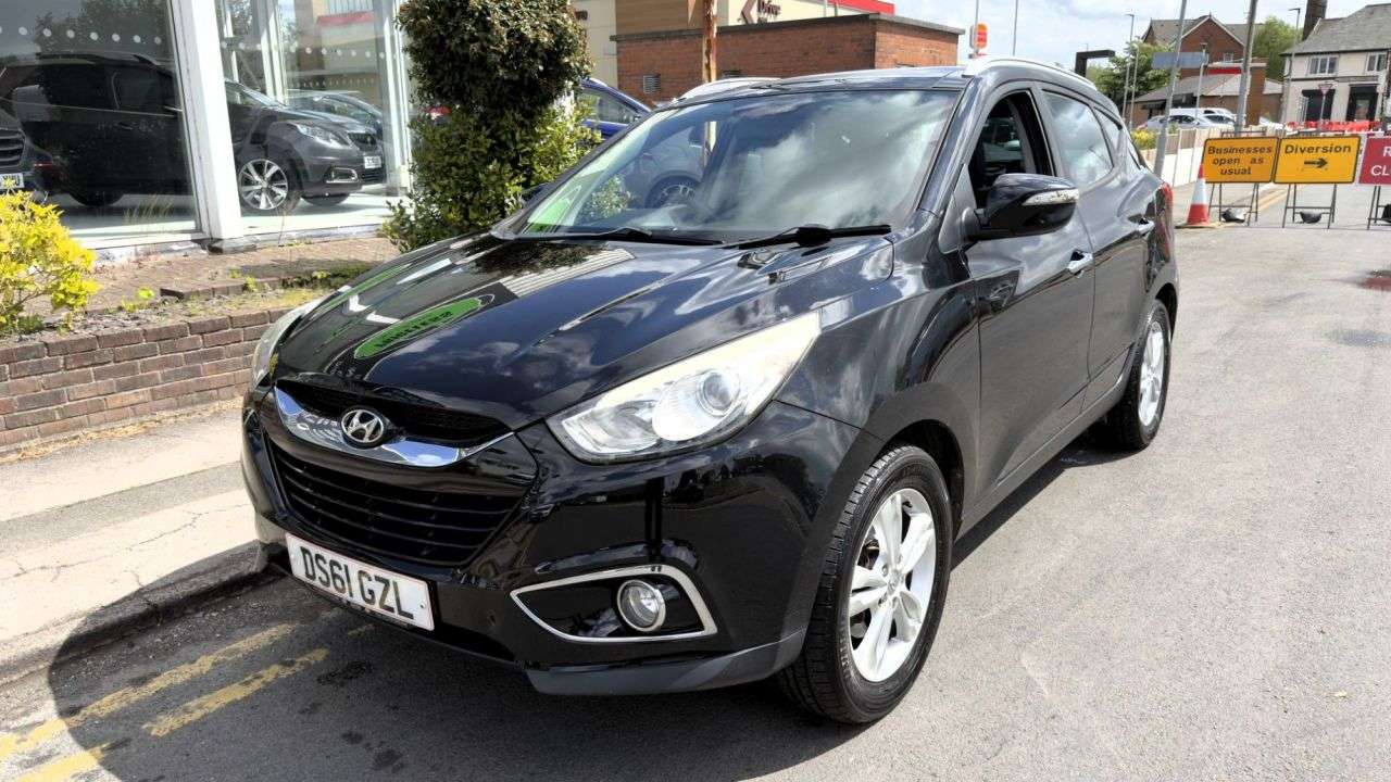 A 2012 HYUNDAI IX35 1.7 CRDi Premium SUV 5dr Diesel Manual Euro 5 (s/s) (115 ps) A 2012 HYUNDAI IX35 1.7 CRDi Premium SUV 5dr Diesel Manual Euro 5 (s/s) (115 ps)