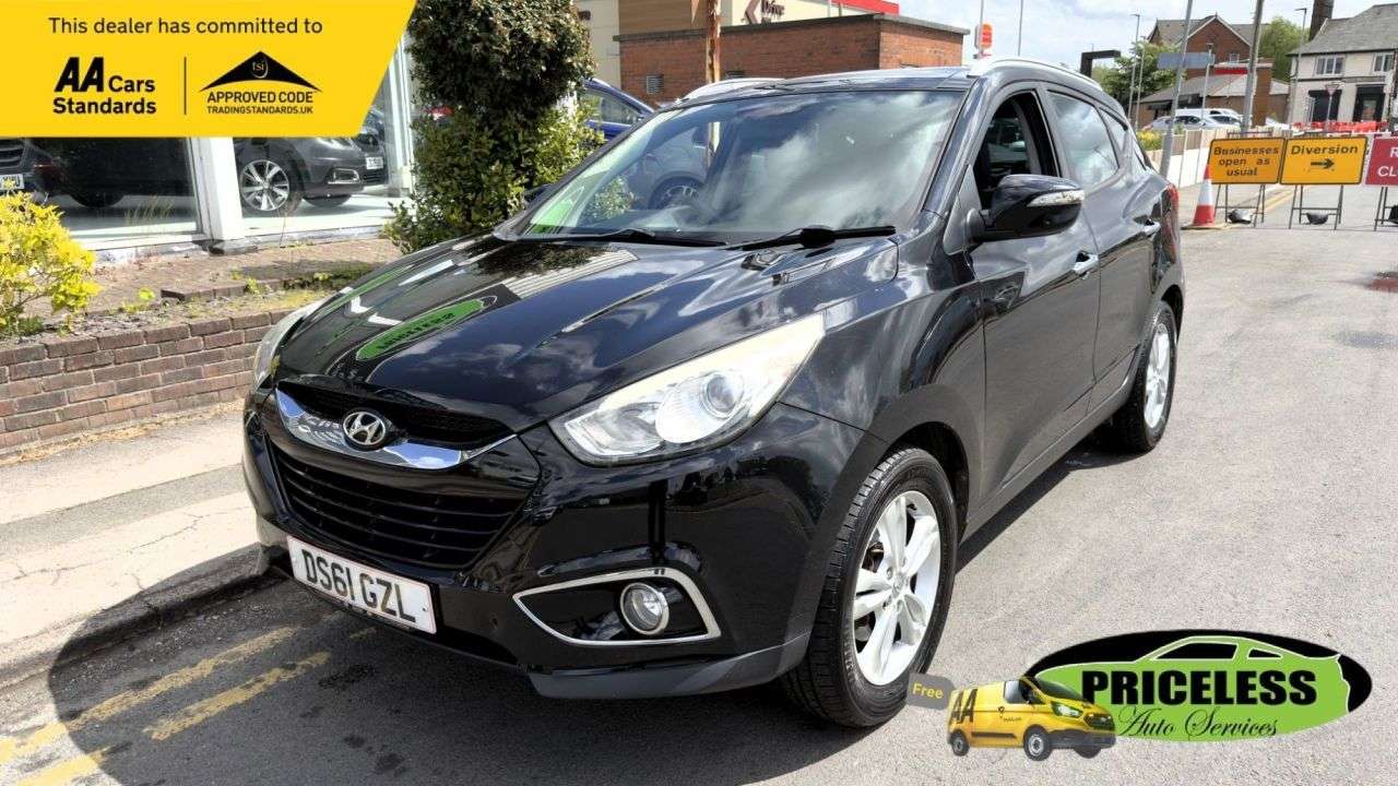 A 2012 HYUNDAI IX35 1.7 CRDi Premium SUV 5dr Diesel Manual Euro 5 (s/s) (115 ps) A 2012 HYUNDAI IX35 1.7 CRDi Premium SUV 5dr Diesel Manual Euro 5 (s/s) (115 ps)