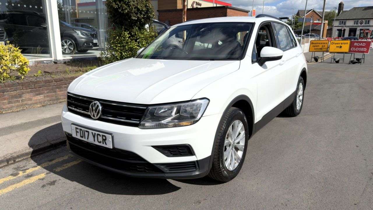 A 2017 VOLKSWAGEN TIGUAN 2.0 TDI BlueMotion Tech S SUV 5dr Diesel Manual Euro 6 (s/s) (115 ps) ULEZ A 2017 VOLKSWAGEN TIGUAN 2.0 TDI BlueMotion Tech S SUV 5dr Diesel Manual Euro 6 (s/s) (115 ps) ULEZ