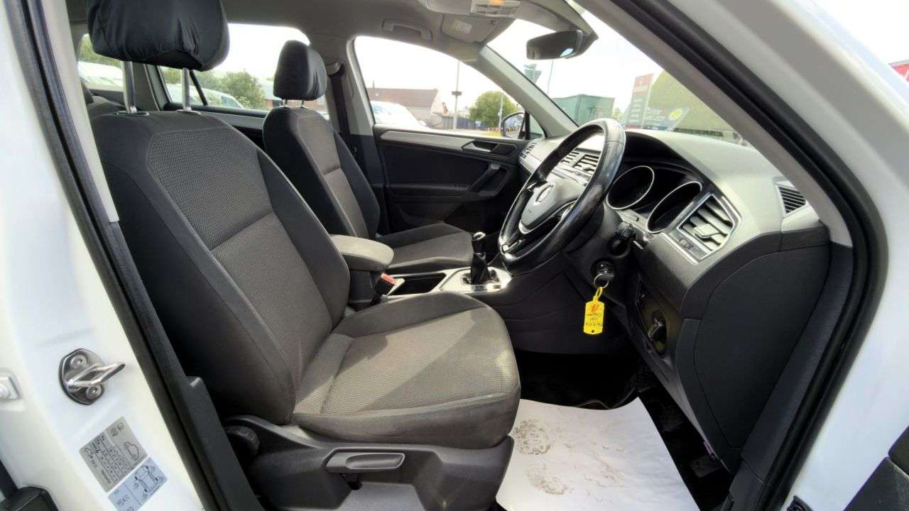 2017 VOLKSWAGEN TIGUAN 2017 VOLKSWAGEN TIGUAN