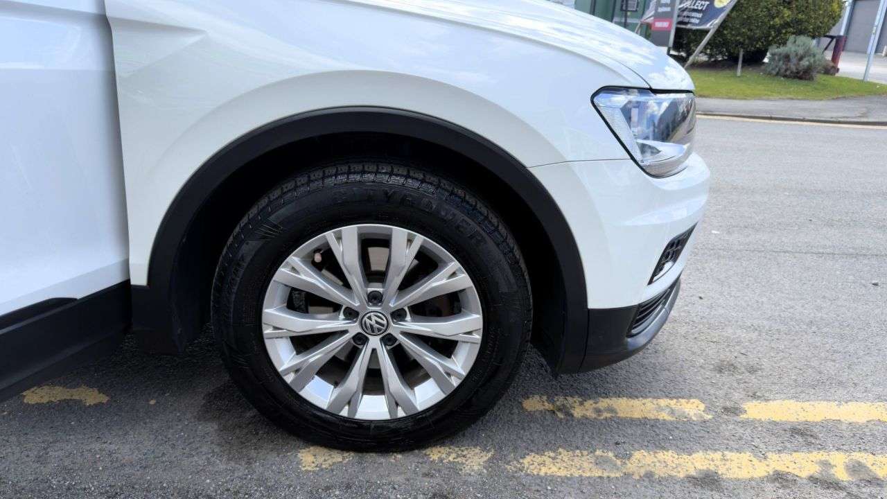 2017 VOLKSWAGEN TIGUAN 2017 VOLKSWAGEN TIGUAN