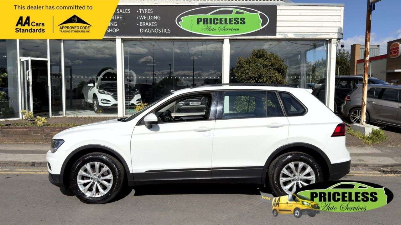 A 2017 VOLKSWAGEN TIGUAN 2.0 TDI BlueMotion Tech S SUV 5dr Diesel Manual Euro 6 (s/s) (115 ps) ULEZ A 2017 VOLKSWAGEN TIGUAN 2.0 TDI BlueMotion Tech S SUV 5dr Diesel Manual Euro 6 (s/s) (115 ps) ULEZ