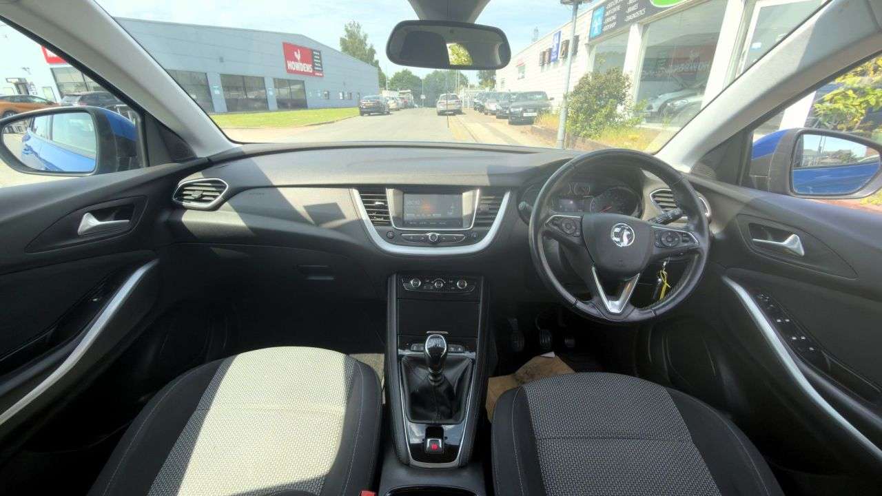 A 2020 VAUXHALL GRANDLAND X SE A 2020 VAUXHALL GRANDLAND X SE