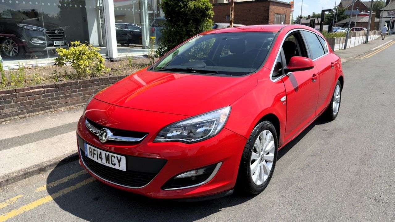 A 2014 VAUXHALL ASTRA AUTOMATIC 1.6 16v SRi Hatchback 5dr Petrol Auto Euro 5 (115 ps) A 2014 VAUXHALL ASTRA AUTOMATIC 1.6 16v SRi Hatchback 5dr Petrol Auto Euro 5 (115 ps)