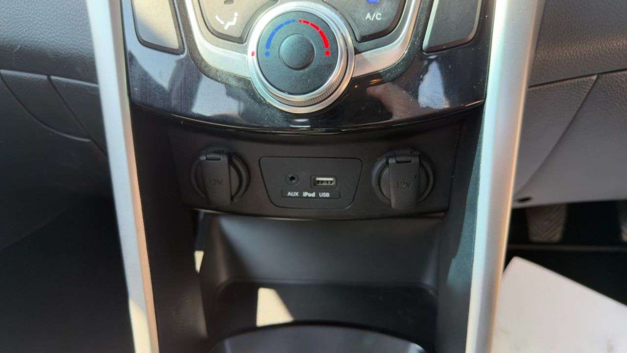 2015 HYUNDAI I30 2015 HYUNDAI I30