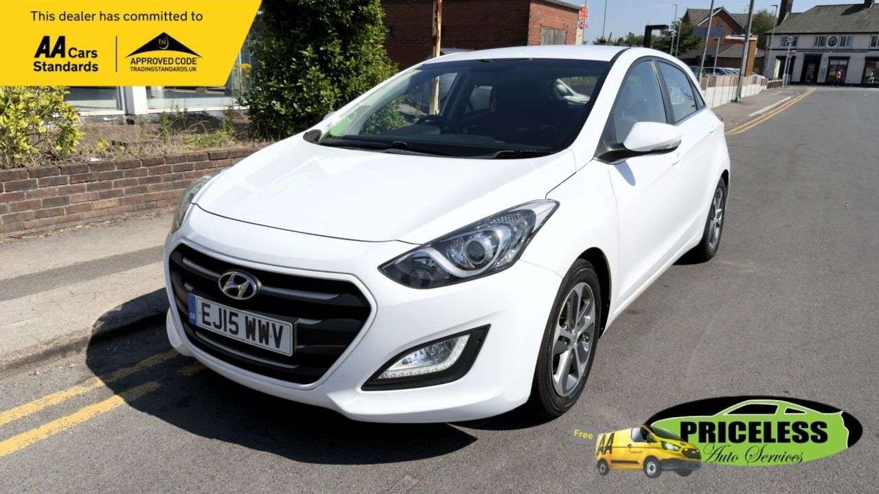 A 2015 HYUNDAI I30 1.4 Blue Drive SE Nav Hatchback 5dr Petrol Manual Euro 6 (s/s) (100 ps) A 2015 HYUNDAI I30 1.4 Blue Drive SE Nav Hatchback 5dr Petrol Manual Euro 6 (s/s) (100 ps)