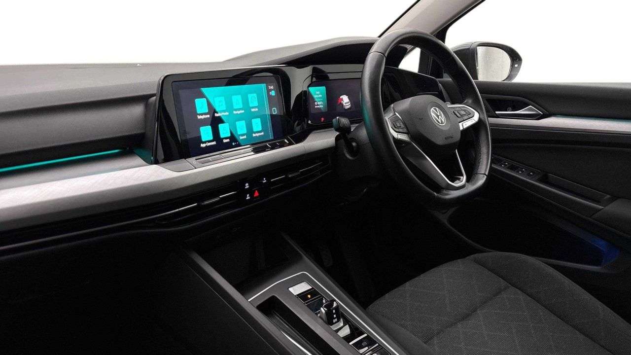 A 2021 VOLKSWAGEN GOLF AUTOMATIC 1.5 eTSI MHEV Life Hatchback 5dr Petrol Hybrid DSG Euro 6 (s/s) ( A 2021 VOLKSWAGEN GOLF AUTOMATIC 1.5 eTSI MHEV Life Hatchback 5dr Petrol Hybrid DSG Euro 6 (s/s) (
