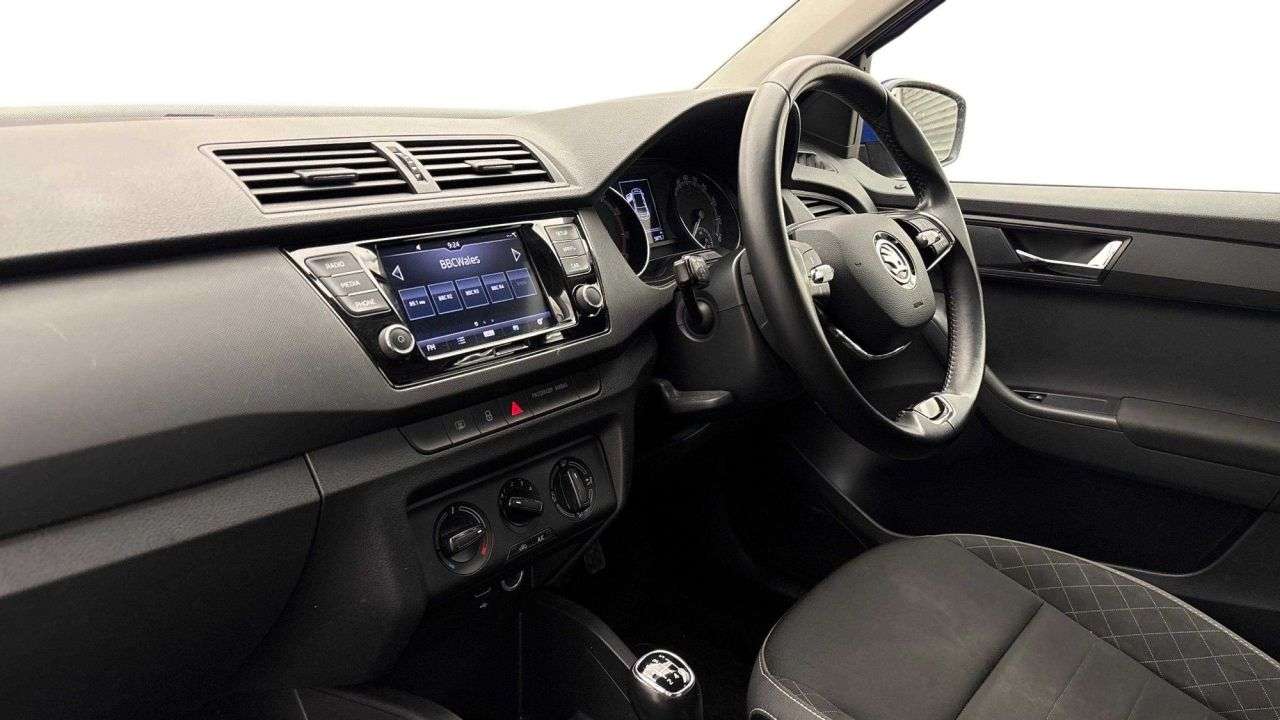 A 2021 SKODA FABIA 1.0 SE Hatchback 5dr Petrol Manual Euro 6 (s/s) (60 ps) A 2021 SKODA FABIA 1.0 SE Hatchback 5dr Petrol Manual Euro 6 (s/s) (60 ps)