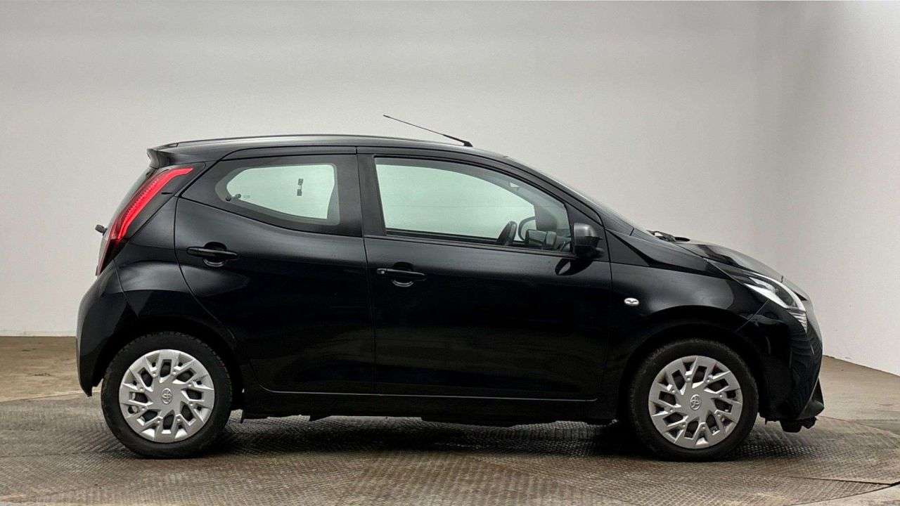 2021 TOYOTA AYGO 2021 TOYOTA AYGO