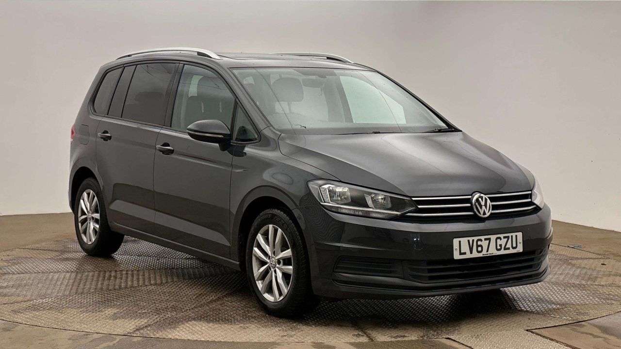A 2017 VOLKSWAGEN TOURAN 1.6 TDI SE Family MPV 5dr Diesel Manual Euro 6 (s/s) (115 ps) A 2017 VOLKSWAGEN TOURAN 1.6 TDI SE Family MPV 5dr Diesel Manual Euro 6 (s/s) (115 ps)