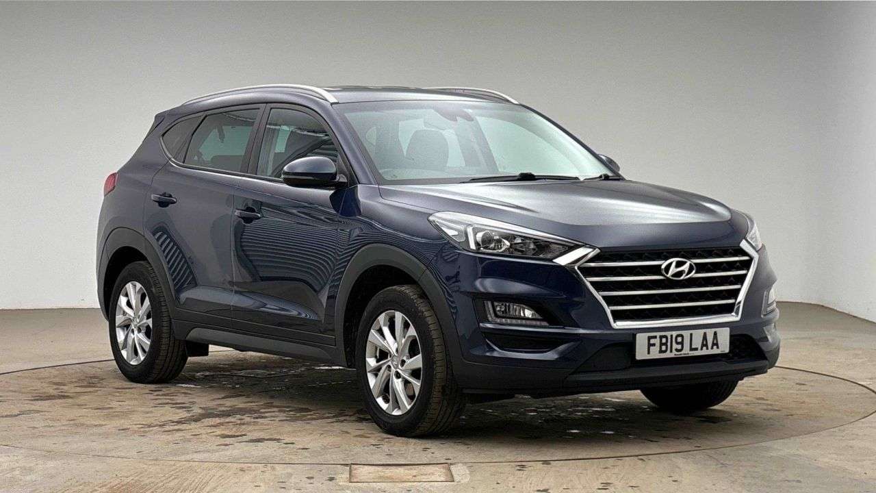 A 2019 HYUNDAI TUCSON 1.6 GDi SE Nav SUV 5dr Petrol Manual Euro 6 (s/s) (132 ps) A 2019 HYUNDAI TUCSON 1.6 GDi SE Nav SUV 5dr Petrol Manual Euro 6 (s/s) (132 ps)