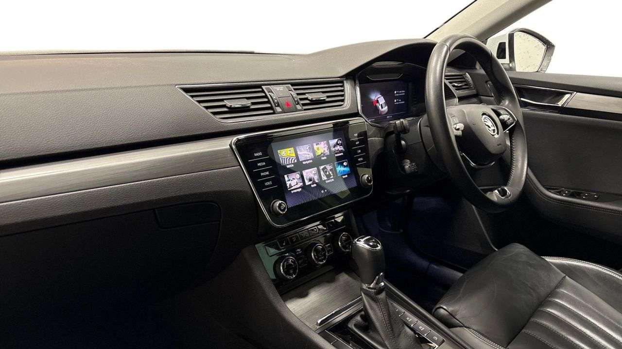 A 2023 SKODA SUPERB AUTOMATIC 1.4 TSI iV 13kWh SE L Hatchback 5dr Petrol Plug-in Hybrid DSG Eur A 2023 SKODA SUPERB AUTOMATIC 1.4 TSI iV 13kWh SE L Hatchback 5dr Petrol Plug-in Hybrid DSG Eur
