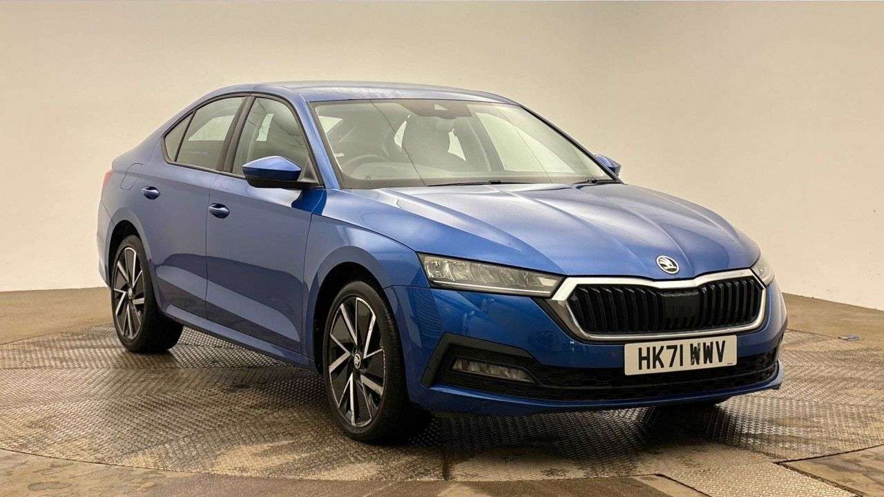 A 2021 SKODA OCTAVIA AUTOMATIC 1.4 TSI iV 13kWh SE Technology Hatchback 5dr Petrol Plug-in Hybri A 2021 SKODA OCTAVIA AUTOMATIC 1.4 TSI iV 13kWh SE Technology Hatchback 5dr Petrol Plug-in Hybri