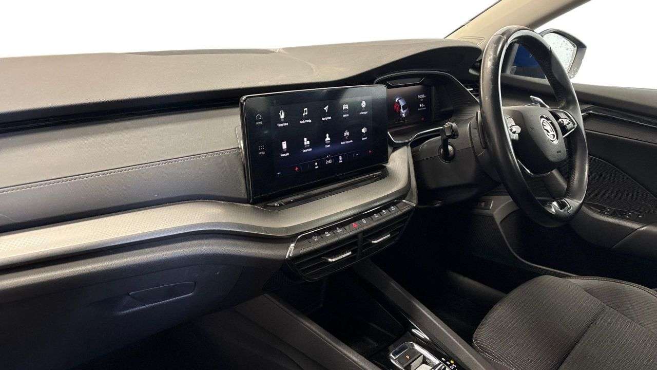 A 2021 SKODA OCTAVIA AUTOMATIC 1.4 TSI iV 13kWh SE Technology Hatchback 5dr Petrol Plug-in Hybri A 2021 SKODA OCTAVIA AUTOMATIC 1.4 TSI iV 13kWh SE Technology Hatchback 5dr Petrol Plug-in Hybri