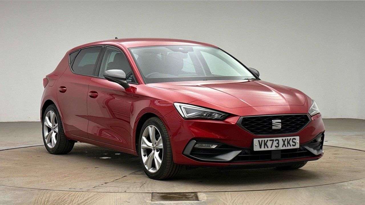 A 2023 SEAT LEON AUTOMATIC 1.5 eTSI MHEV FR Hatchback 5dr Petrol Hybrid DSG Euro 6 (s/s) (15 A 2023 SEAT LEON AUTOMATIC 1.5 eTSI MHEV FR Hatchback 5dr Petrol Hybrid DSG Euro 6 (s/s) (15