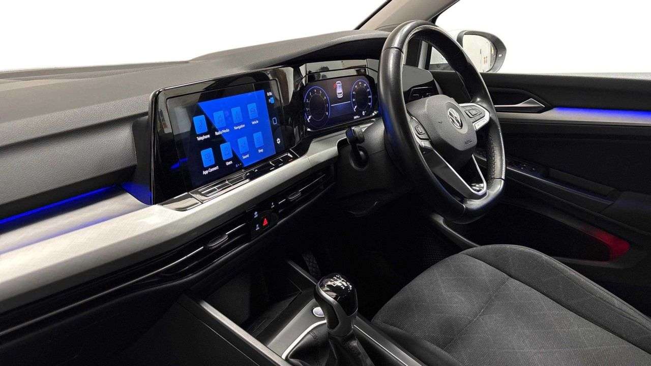 A 2020 VOLKSWAGEN GOLF 1.5 TSI Life Hatchback 5dr Petrol Manual Euro 6 (s/s) (130 ps) A 2020 VOLKSWAGEN GOLF 1.5 TSI Life Hatchback 5dr Petrol Manual Euro 6 (s/s) (130 ps)