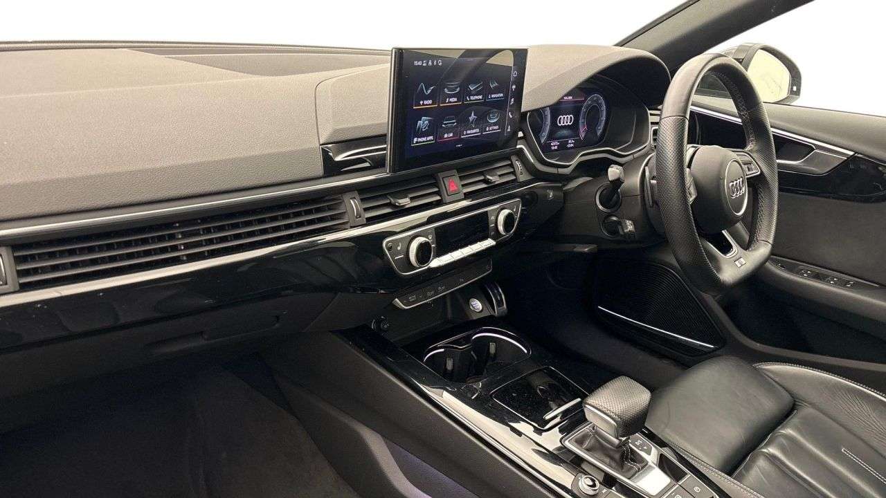 A 2022 AUDI A4 AVANT AUTOMATIC 2.0 TFSI 40 Black Edition Estate 5dr Petrol S Tronic Euro 6 (s/s) A 2022 AUDI A4 AVANT AUTOMATIC 2.0 TFSI 40 Black Edition Estate 5dr Petrol S Tronic Euro 6 (s/s)