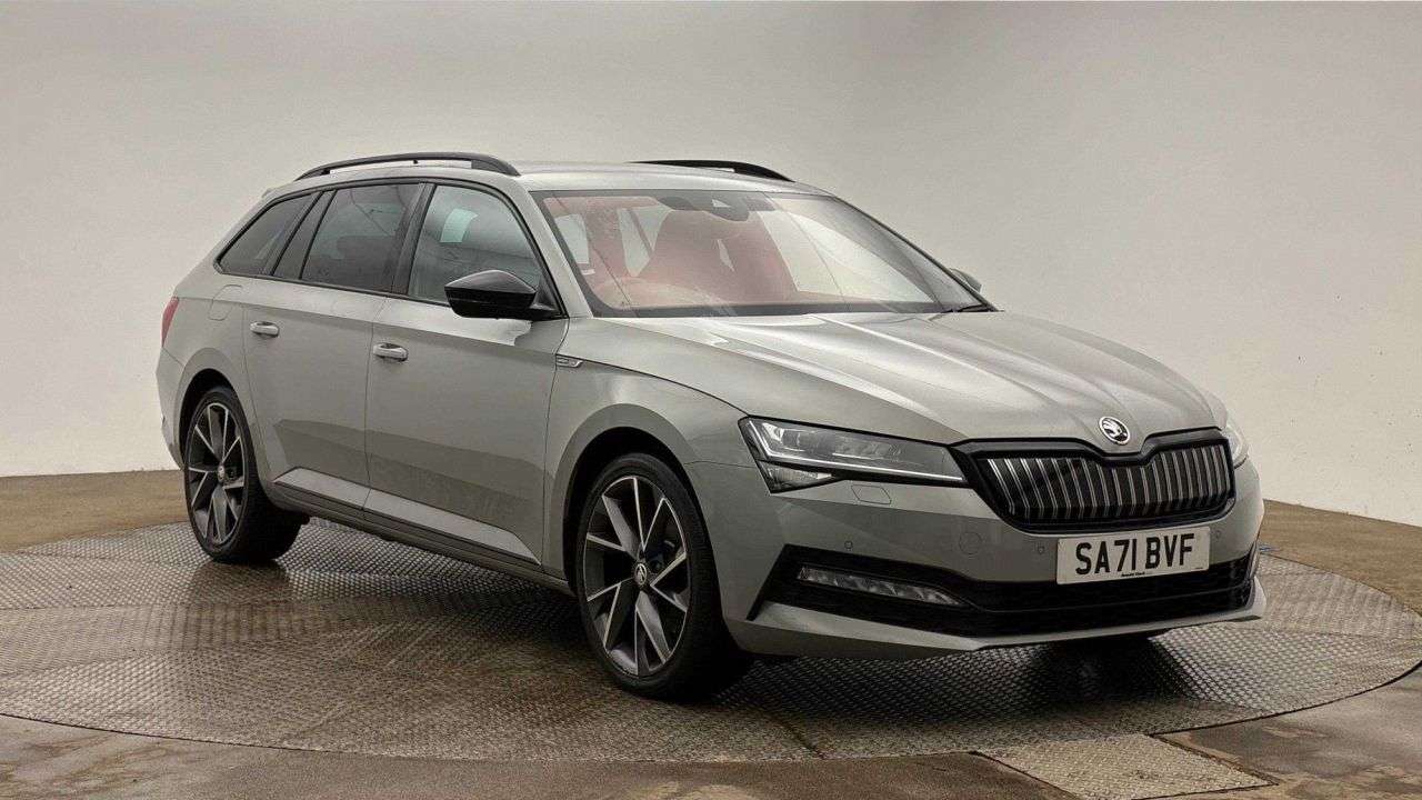 A 2021 SKODA SUPERB AUTOMATIC 1.4 TSI iV 13kWh SportLine Plus Estate 5dr Petrol Plug-in Hybrid A 2021 SKODA SUPERB AUTOMATIC 1.4 TSI iV 13kWh SportLine Plus Estate 5dr Petrol Plug-in Hybrid