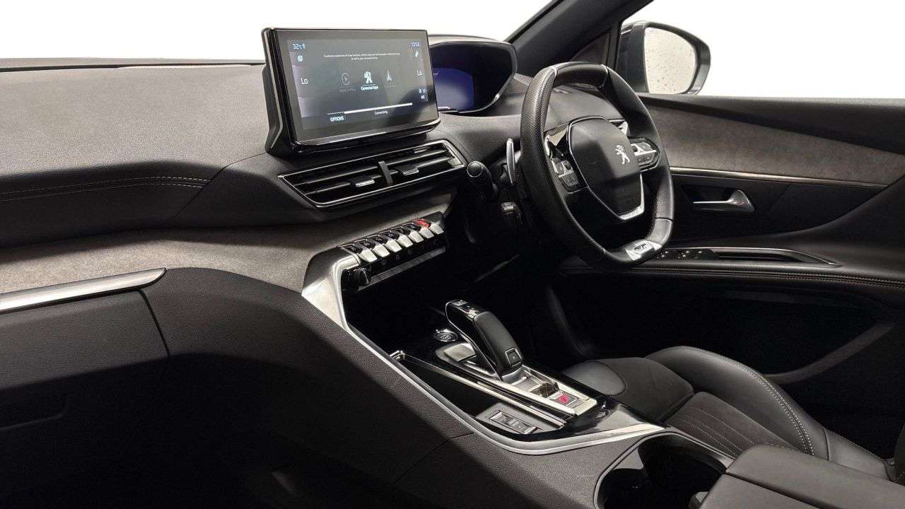 A 2022 PEUGEOT 3008 AUTOMATIC 1.5 BlueHDi GT Premium SUV 5dr Diesel EAT Euro 6 (s/s) (130 ps) A 2022 PEUGEOT 3008 AUTOMATIC 1.5 BlueHDi GT Premium SUV 5dr Diesel EAT Euro 6 (s/s) (130 ps)