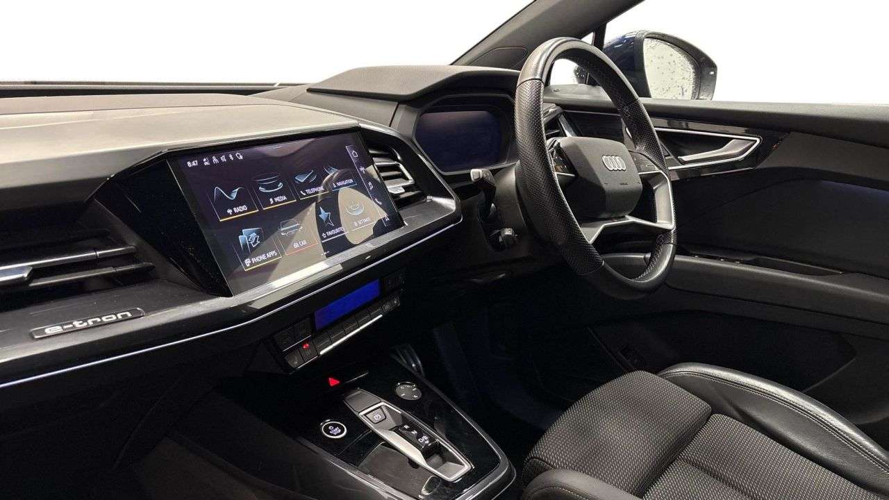 A 2023 AUDI Q4 E-TRON AUTOMATIC 40 S line Sportback 5dr Electric Auto 82kWh (204 ps) A 2023 AUDI Q4 E-TRON AUTOMATIC 40 S line Sportback 5dr Electric Auto 82kWh (204 ps)