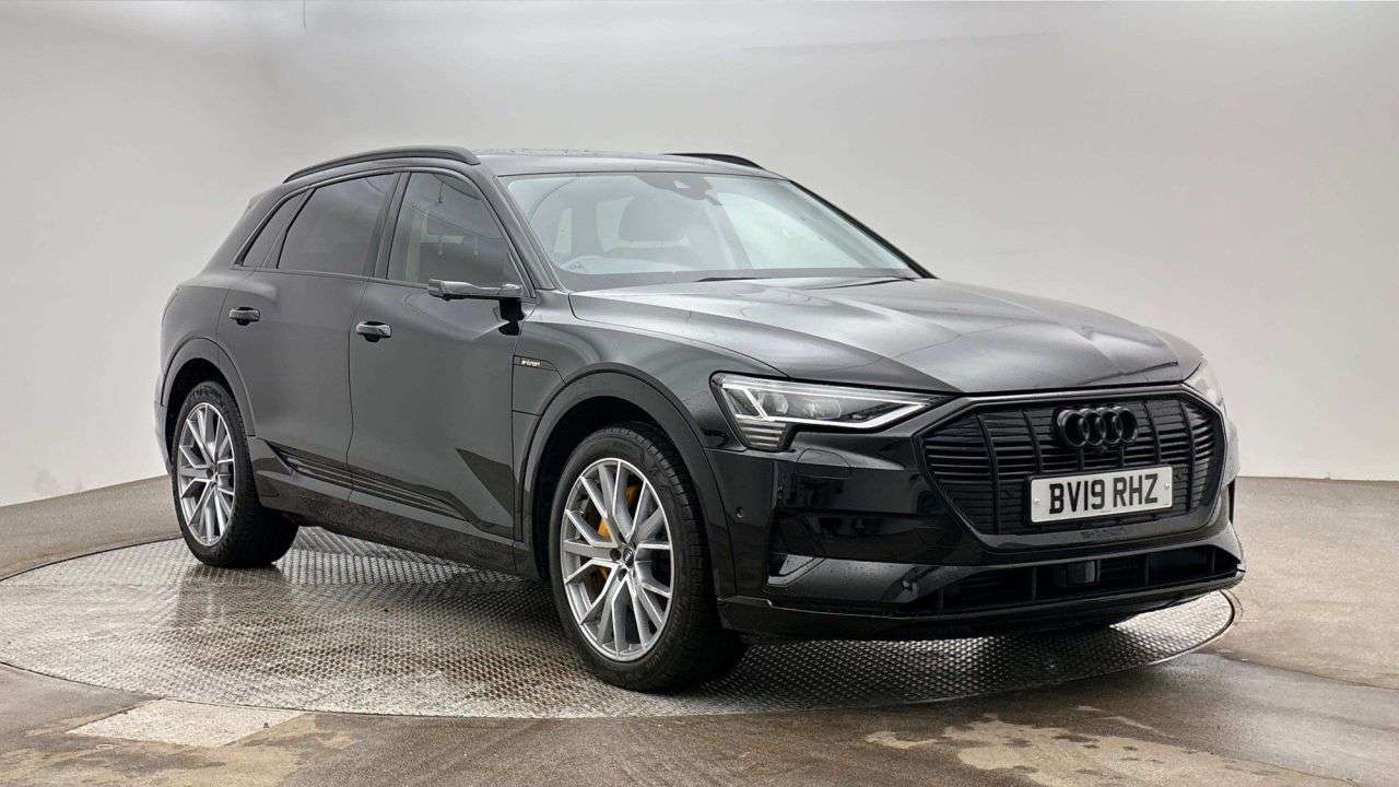A 2019 AUDI E-TRON AUTOMATIC 55 Launch Edition SUV 5dr Electric Auto quattro 95kWh (408 ps) A 2019 AUDI E-TRON AUTOMATIC 55 Launch Edition SUV 5dr Electric Auto quattro 95kWh (408 ps)