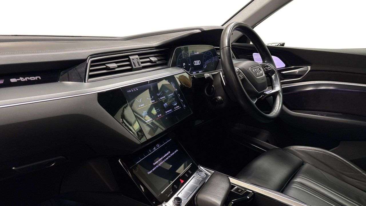 A 2019 AUDI E-TRON AUTOMATIC 55 Launch Edition SUV 5dr Electric Auto quattro 95kWh (408 ps) A 2019 AUDI E-TRON AUTOMATIC 55 Launch Edition SUV 5dr Electric Auto quattro 95kWh (408 ps)