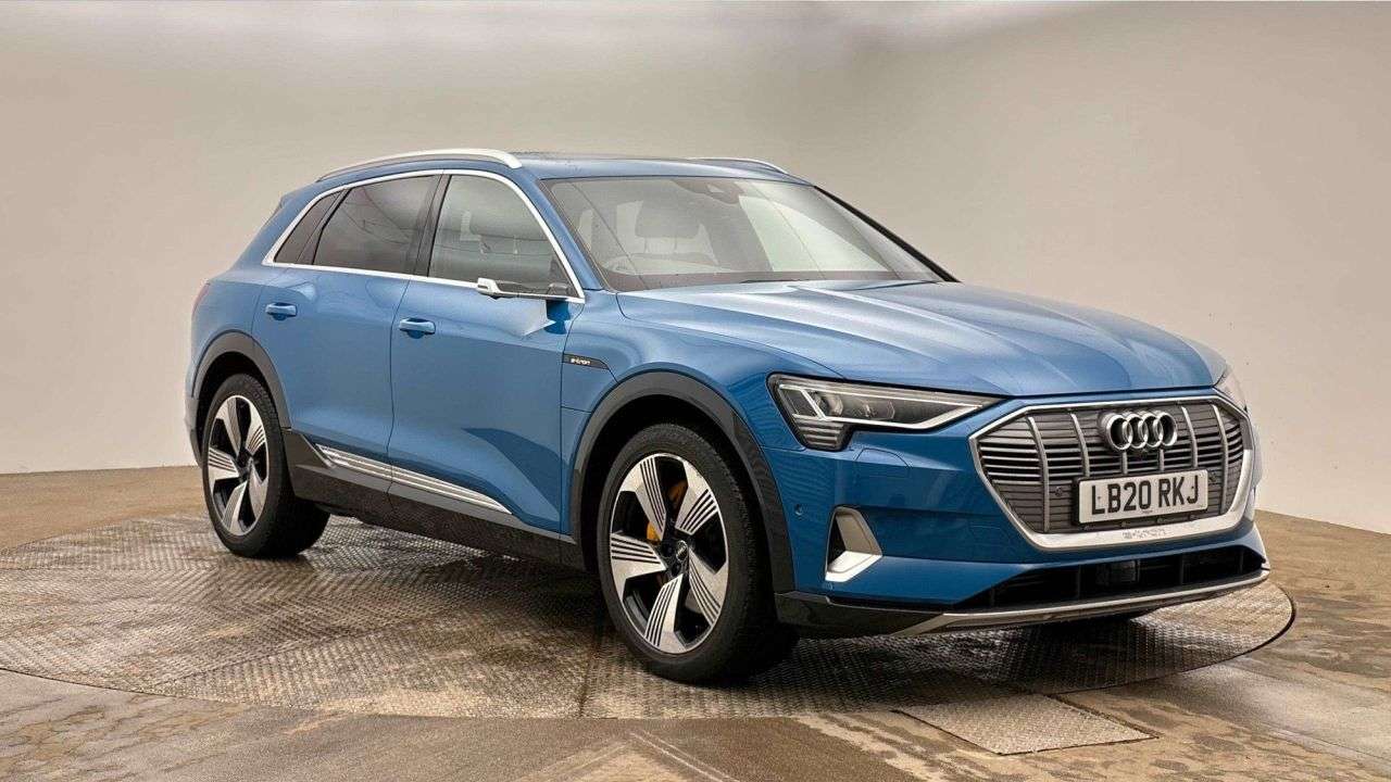 A 2020 AUDI E-TRON AUTOMATIC 55 Edition 1 SUV 5dr Electric Auto quattro 95kWh (408 ps) A 2020 AUDI E-TRON AUTOMATIC 55 Edition 1 SUV 5dr Electric Auto quattro 95kWh (408 ps)