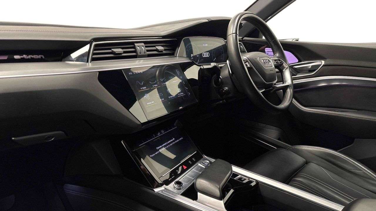 A 2020 AUDI E-TRON AUTOMATIC 55 Edition 1 SUV 5dr Electric Auto quattro 95kWh (408 ps) A 2020 AUDI E-TRON AUTOMATIC 55 Edition 1 SUV 5dr Electric Auto quattro 95kWh (408 ps)