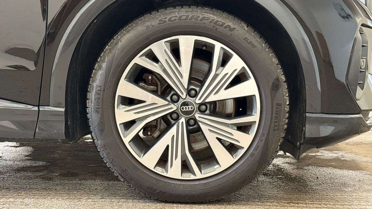 2024 AUDI Q4 E-TRON 2024 AUDI Q4 E-TRON