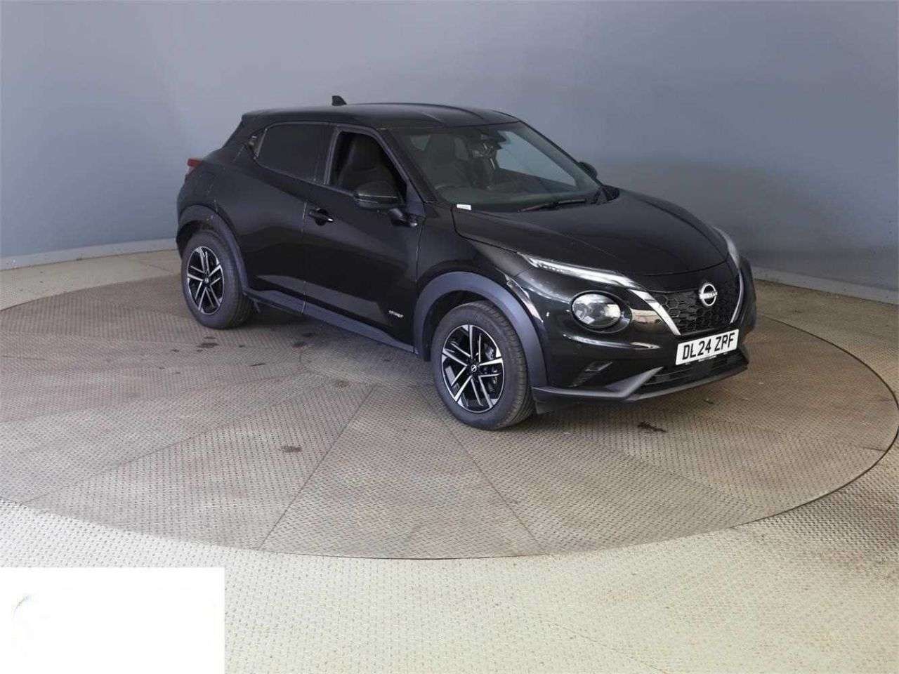 A 2024 NISSAN JUKE AUTOMATIC 1.6 N-Connecta SUV 5dr Petrol Hybrid Auto Euro 6 (143 ps) A 2024 NISSAN JUKE AUTOMATIC 1.6 N-Connecta SUV 5dr Petrol Hybrid Auto Euro 6 (143 ps)