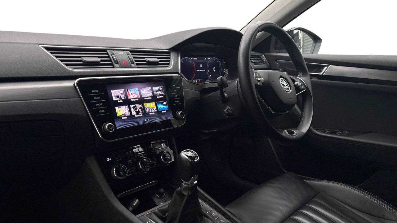 A 2023 SKODA SUPERB 2.0 TDI SE L Estate 5dr Diesel Manual Euro 6 (s/s) (150 ps) A 2023 SKODA SUPERB 2.0 TDI SE L Estate 5dr Diesel Manual Euro 6 (s/s) (150 ps)