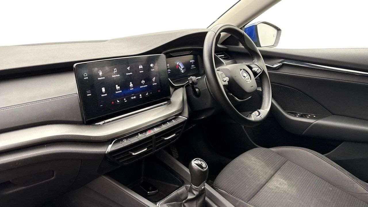 A 2022 SKODA OCTAVIA 1.0 TSI SE Technology Estate 5dr Petrol Manual Euro 6 (s/s) (110 ps) A 2022 SKODA OCTAVIA 1.0 TSI SE Technology Estate 5dr Petrol Manual Euro 6 (s/s) (110 ps)